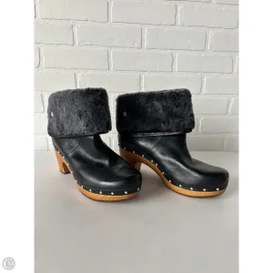 Boots Designer By Ugg In Black, Size: 9