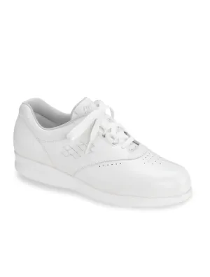 Women's Free Time Walking Shoe - Medium In White